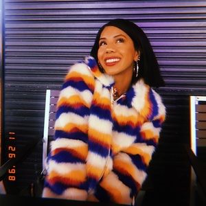 Meet your Posher, Ebony